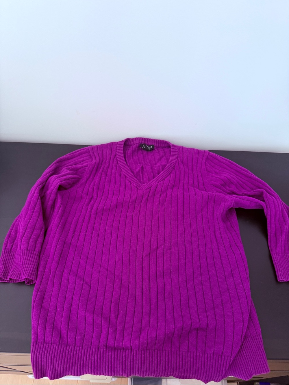 Vibrant Magenta Ribbed V-Neck Cashmere Sweater